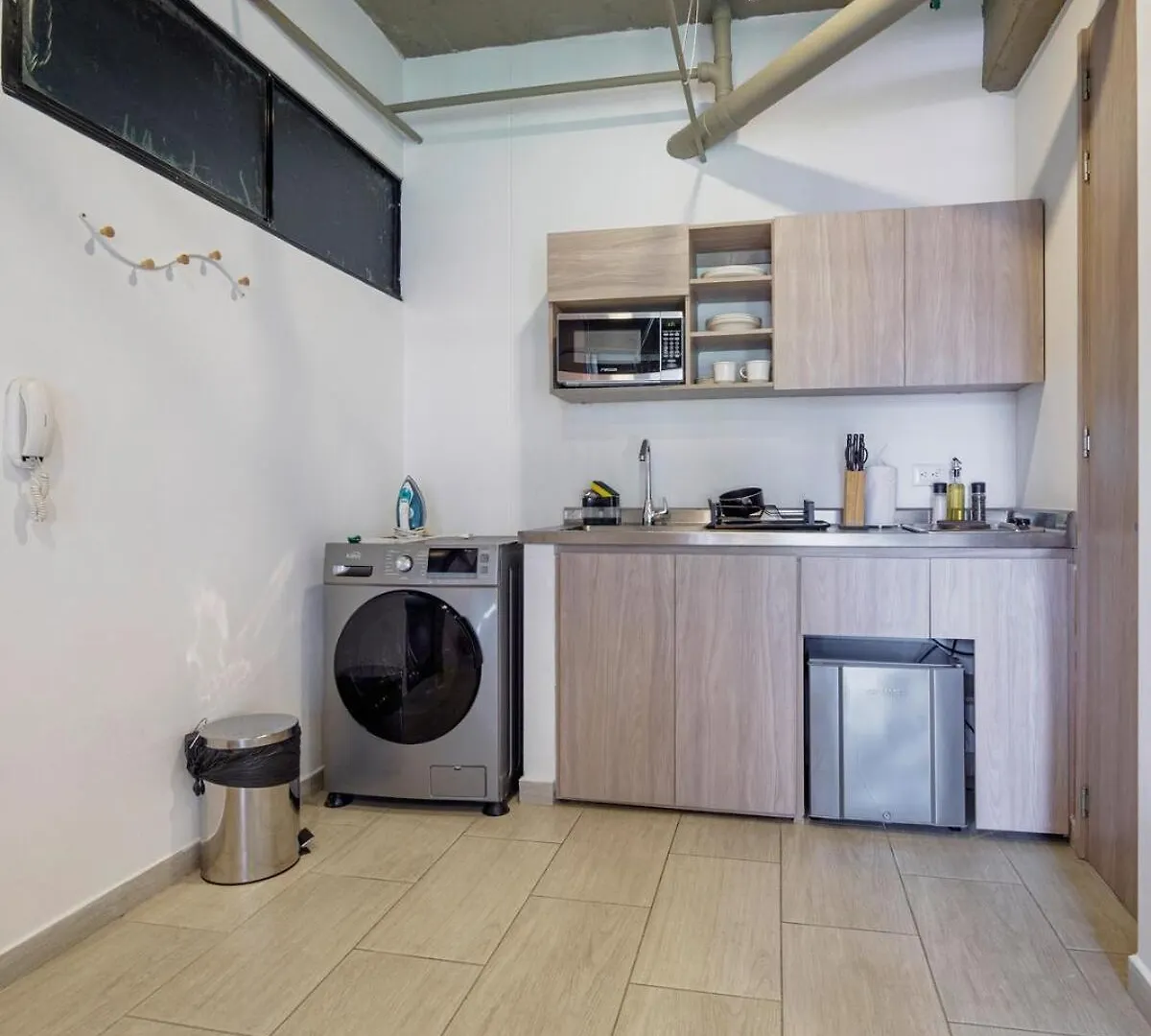 Cozy And Bright Studio Loft In Central Laureles 麦德林